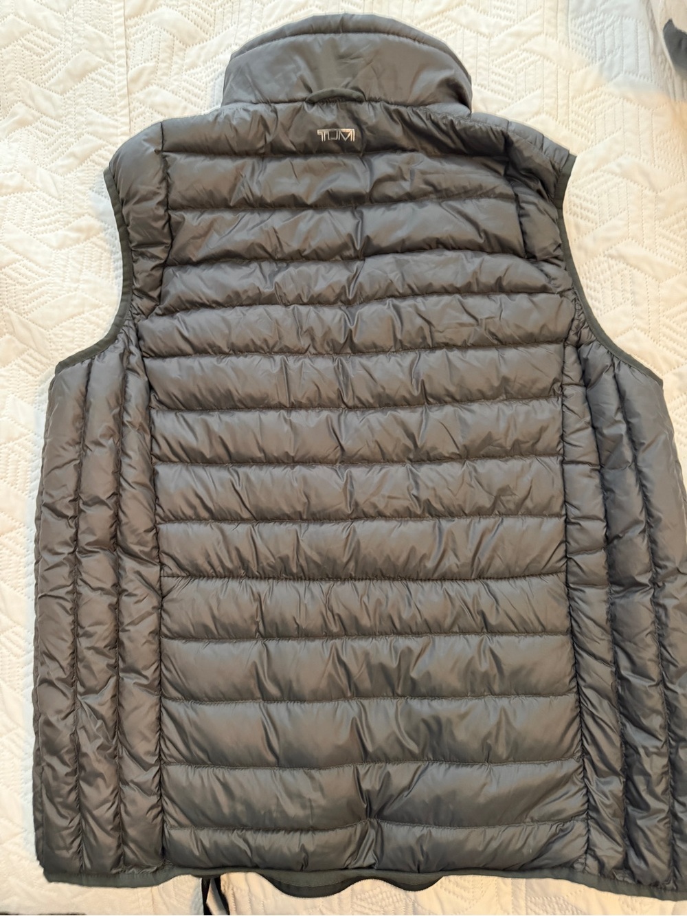 Lightweight Quilted Puffer Vest in Charcoal Gray - Picture 6 of 7